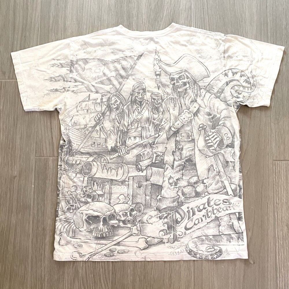 Disneyland Vintage Pirates Of The Caribbean T Shirt Villains All Over Print - Picture 2 of 9